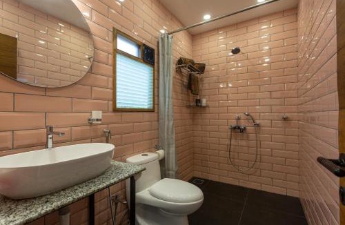 Nagaon Villa | SaffronStays Aquamarina Retreats