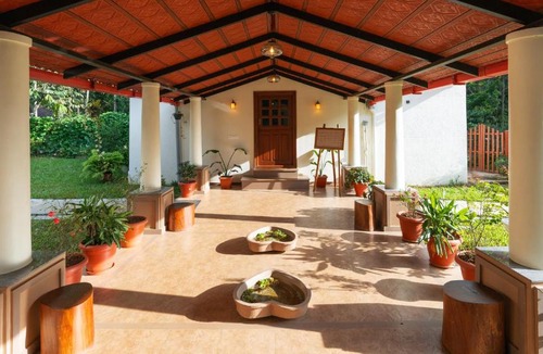 Belur House | SaffronStays Biccode Woodside Heritage
