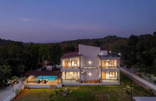 Uddar Villa | Saffronstays Crimson Crest