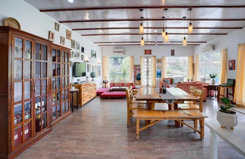 Bullawala Villa | SaffronStays Doon Valley View, Dehradun - with in-house cook, lawn, bonfire and barbeque
