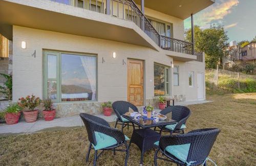 Majkhali Villa | SaffronStays Edelweiss Estate Amore-studio with kitchenette-Nanda Devi & Trishul views-bonfire & candlelight setups
