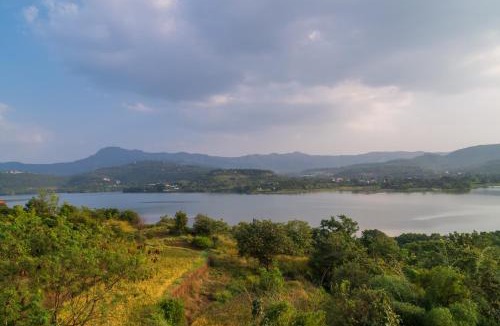 Khattalwada Villa | SaffronStays Lakefront Nivriti