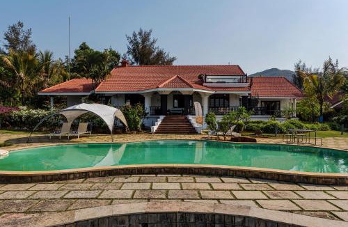 Wadgaon Villa | SaffronStays Moira 6-BR Lakeside Villa with Infinity Pool & Jacuzzi