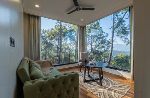 Kaul Villa | SaffronStays The Unwind Chalet Majestic Suites