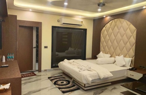 Kanthi Hotel | Sagar Kuthi