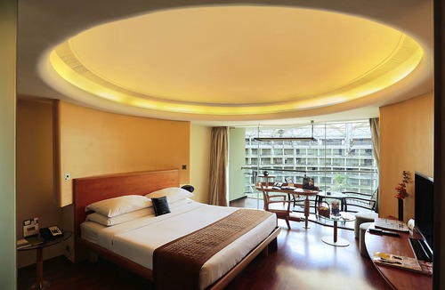 Vile Parle East Hotel | Sahara Star