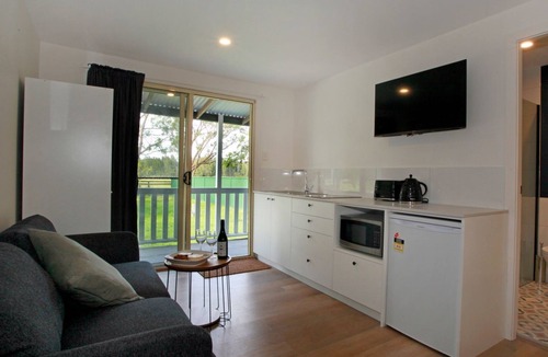 Anna Bay House | Sahara Trails Complex - Coastal countryside escape for the extended family - with horse riding!