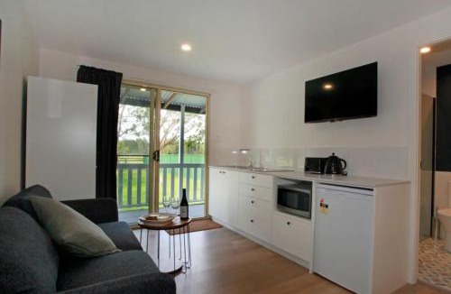 Anna Bay House | Sahara Trails Studio WiFi Air Conditioning Horse Riding and much more