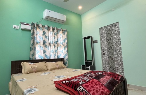Aduthurai Apartment | Sai Ayush Homestay