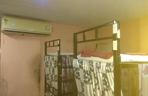 Mumbai Bed & Breakfast | Sakinaka Dormitory AC Deluxe
