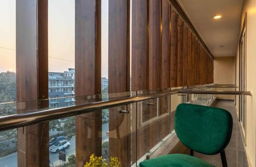 Sector 39 Hotel | Saltstayz Select- Medicity Near Medanta Hospital