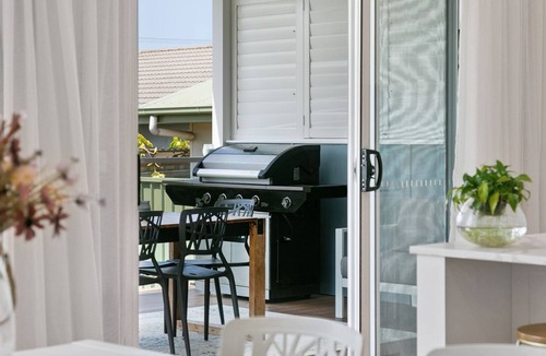 Windang House | Saltwater Cottage perfect for families or small groups