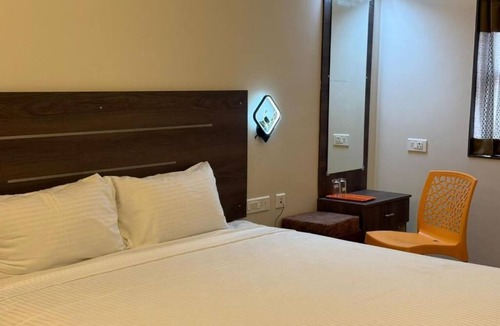 Lalgudi Hotel | Sam's Court Elite Stay