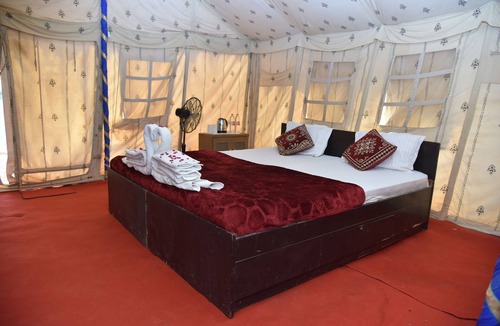 Kanoi Hotel | Sand Voyages Camp