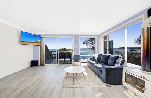 Toukley House | Sandy Feet Retreat. Kick your shoes off & enjoy !