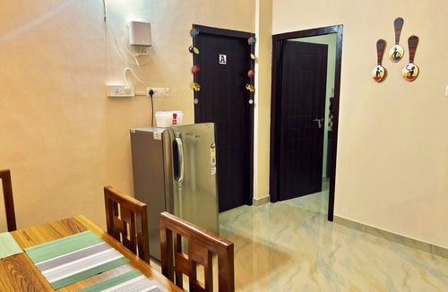 Perintalmanna Apartment | Saraa Homes - 2BHK Self Service Furnished Apt with Balcony near Kalari & MES