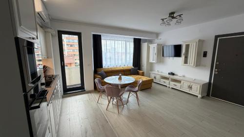 Constanta Apartment | Sarah Apartment