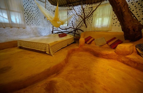 Pilerne Bed & Breakfast | Saraya Art Cafe B&B