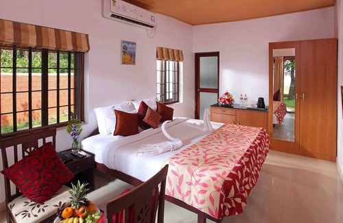 Kumarakom Hotel | Saro Lake County