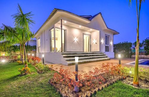 Noida Villa | Saroja Farm Pet-friendly 3-BHK Farmhouse With Private Pool, Lush Garden & Discotheque