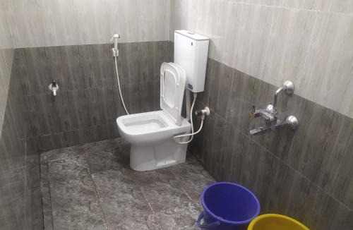 Hireguthi Villa | Sarvesh Arundekar Home Stay In Beach Side AC Room