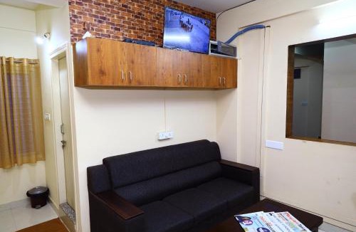 Yeshwanthpur Hotel | Sasthi Suites