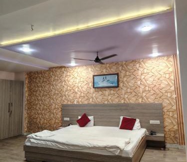 Waraseoni Hotel | Satyam Palace