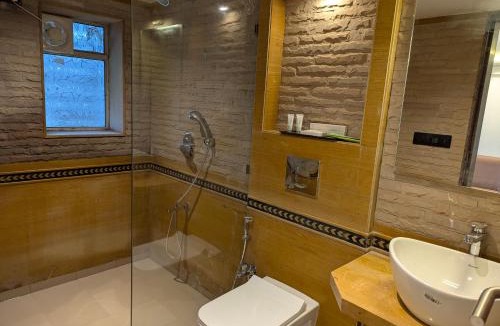 Mahabaleshwar Hotel | Savyasaachii Hotel, Mahabaleshwar - Pure Veg