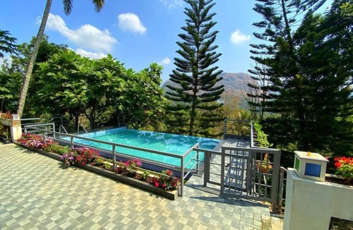 Devikolam House | Sceva's Garden Home - Double Room with balcony - 1