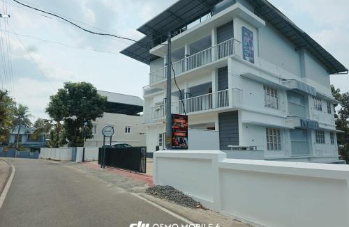 Perumbavoor House | Science House Lux Inn