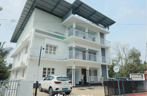 Perumbavoor Apartment | Science House Lux Inn
