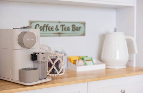 Wamberal House | Sea Break Spacious Cottage near Wamberal Beach