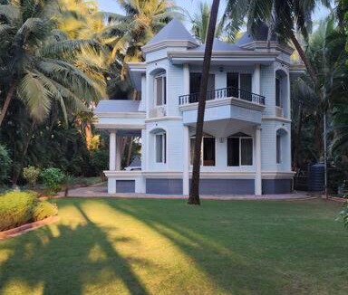 Anjanvel Villa | Sea Breeze Bungalow, Guhagar
