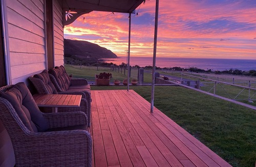 Sugarloaf House | Seacroft Chapel - LUXURY with Amazing Ocean VIEWS