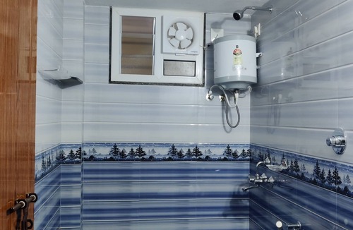 Surathkal Apartment | Seagull - 100mtr from NH66 - 1.2km to d sea - 100mtr to a peaceful natural lake