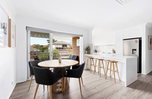 Cronulla Apartment | 'Seascape' - Luxury 2 Bedroom Apartment - moments from Cronulla Beach