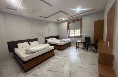 Jabalpur Resort | Seasons Resorts
