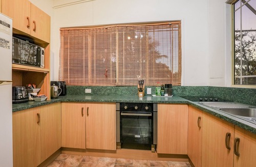 Seventeen Seventy House | Seaview 2BDR Close to Beaches, Marina & Local Favourites Beautiful View