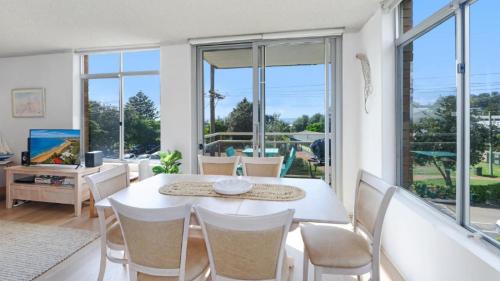 Avoca Beach House | Seaview 7 - Prime Position Beachside Holiday