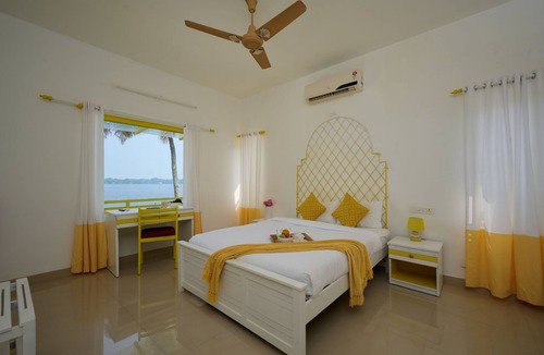 Muhamma Hotel | Seclude by the Lake Alleppey