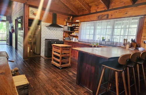Bridgetown House | Secluded rustic cottage charm, opposite river walk, close to town. Pet friendly!