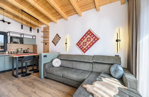 Zarnesti Cabin | Selva Cabin 3 — The Mountain Base
