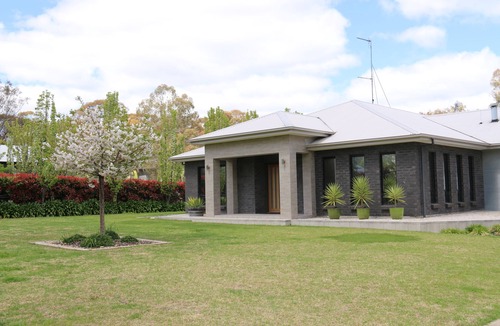 Sevenhill House | Serendipity@7hill self-contained accommodation
