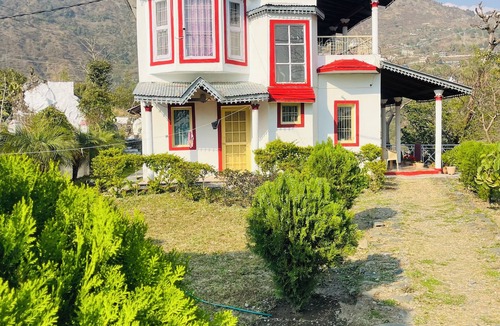 Bhimtal Cottage | Serene 4-Bedroom Cottage in Bhimtal – Hill Views & Cozy Place