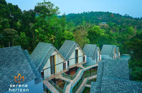 Vazhayil Hotel | Serene Horizon Thekkady