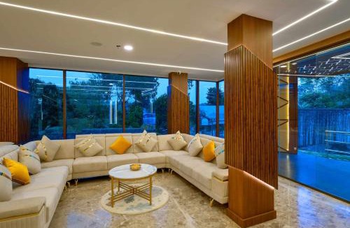 Vazhayil Hotel | Serene Horizon Thekkady