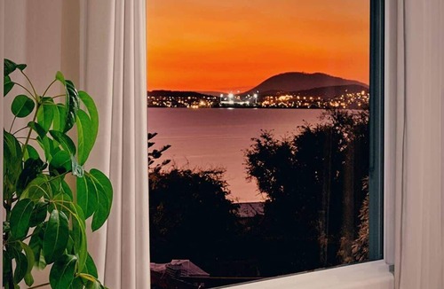 Tranmere House | Serene Oceana - Savoring the gentle Tassie breeze