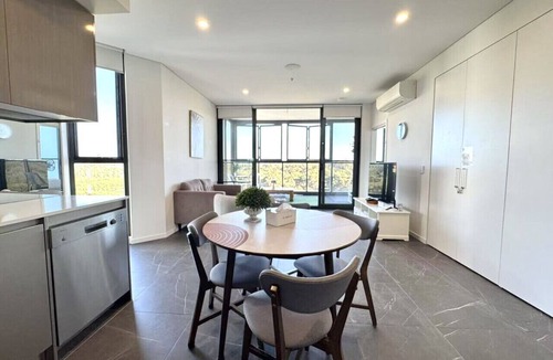 Wentworth Point Apartment | Serene Parkside Retreat 2Brs@ close 2 Olympic park