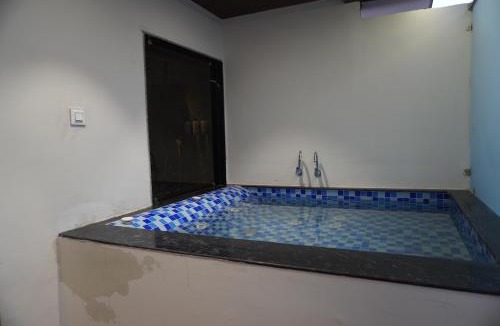 Rau Hotel | Serene Restaurant Rooms And Banquet