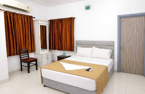 Sholinganallur Hotel | Seven Stones Stays